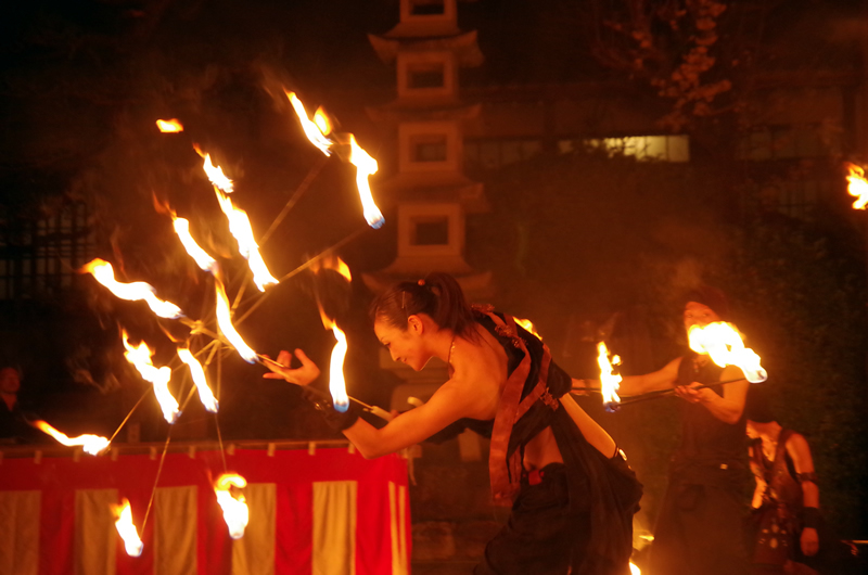 可睡斎 秋葉の火祭り ファイヤーパフォーマンス