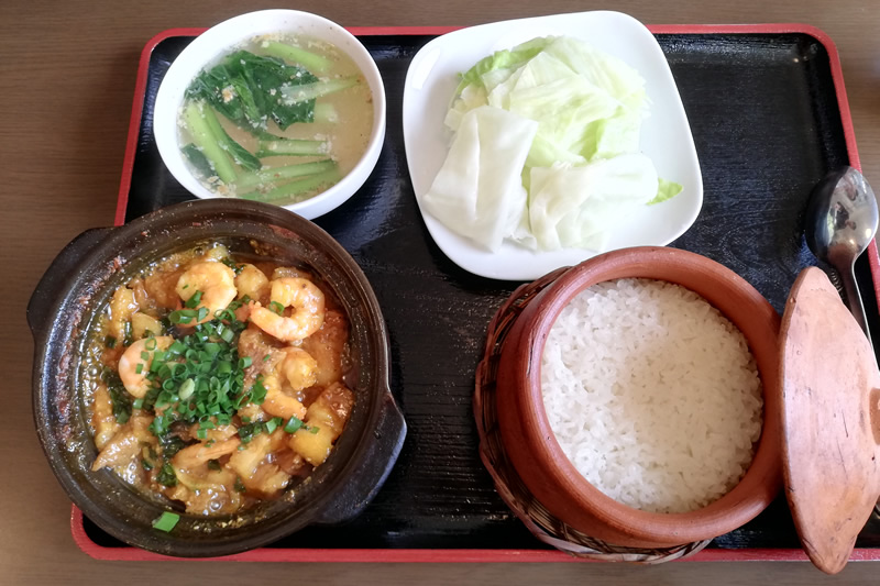 ベトナム料理ニエウクアン ユムニエムセット エビと豚肉角煮