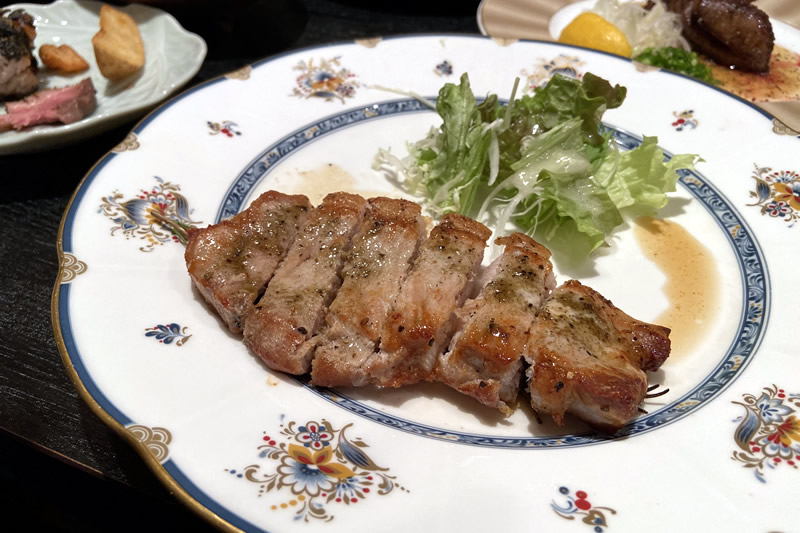 肉料理と大地の恵み ひなた 富士の国ポークロース香草焼き